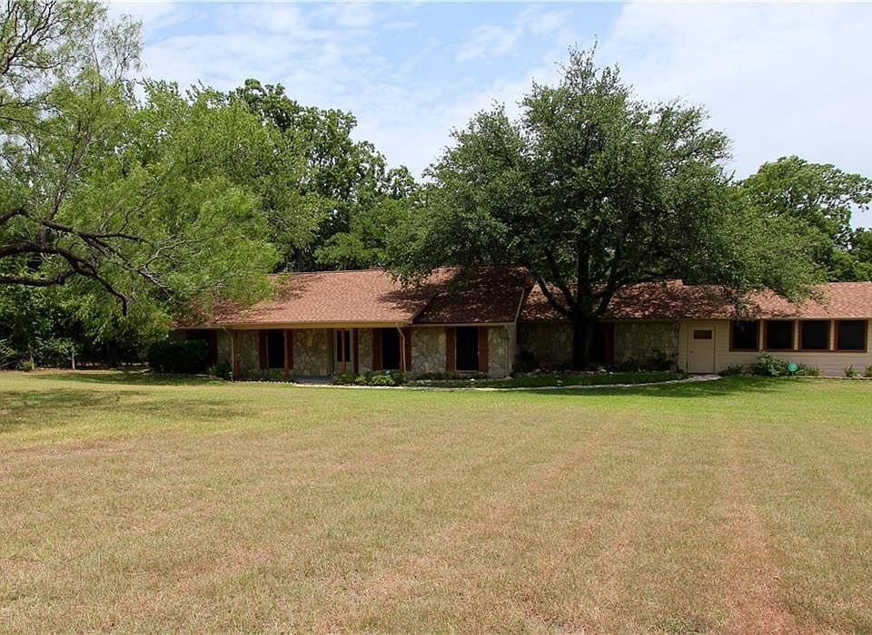 1st image of 8558 Meadowbrook Dr