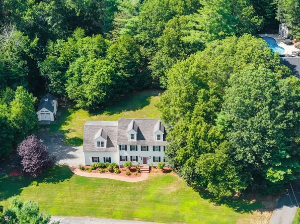52 Fuller Shores Rd, Lakeville, MA 02347