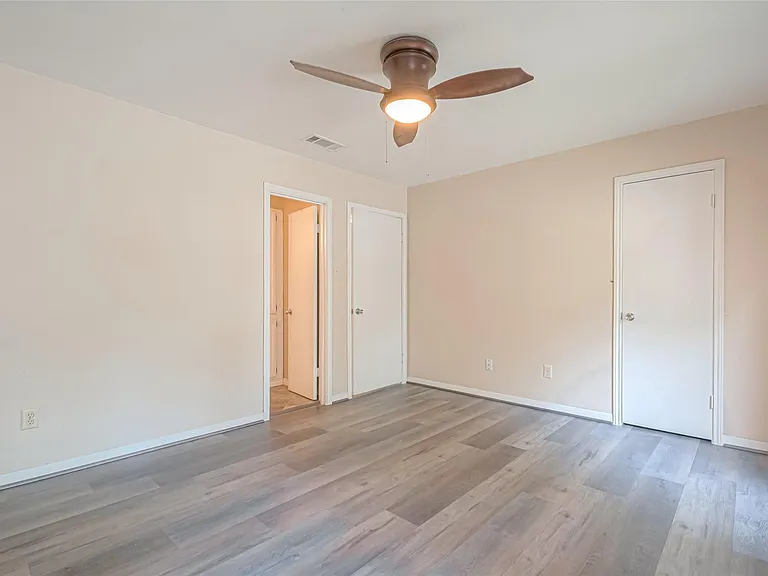 10217 Longmont Dr — Photo 27