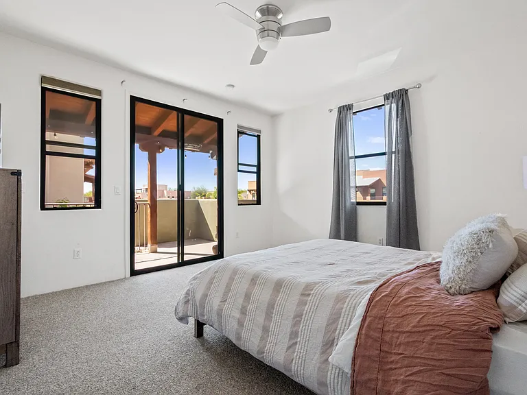 282 E Croydon Park Rd — Photo 35
