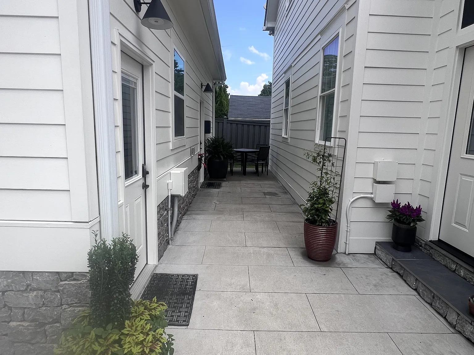 305B Bel Aire Drive - Studio — Photo 1