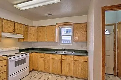 307 2nd St — Photo 3