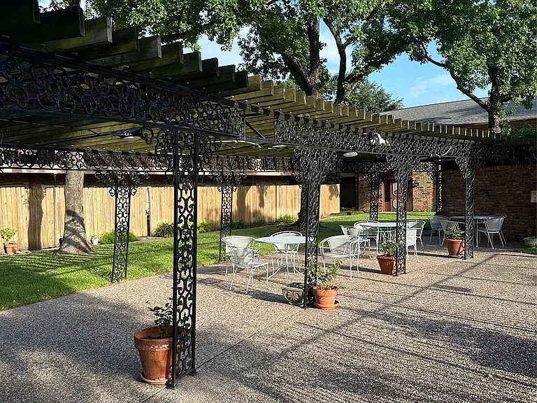 7600 Burgoyne Rd #240 — Photo 23