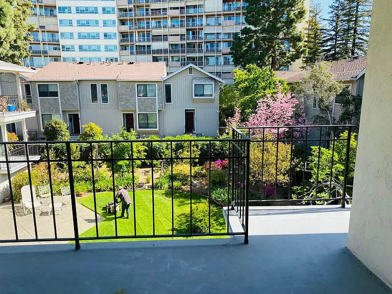837 Cowper St #M — Photo 12