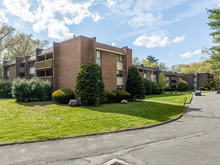 48A311 Avonwood Rd #311 — Photo 30