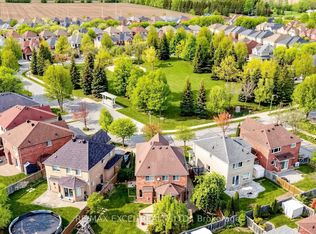 68 Chestertown Sq, Markham, ON L6C 2R4