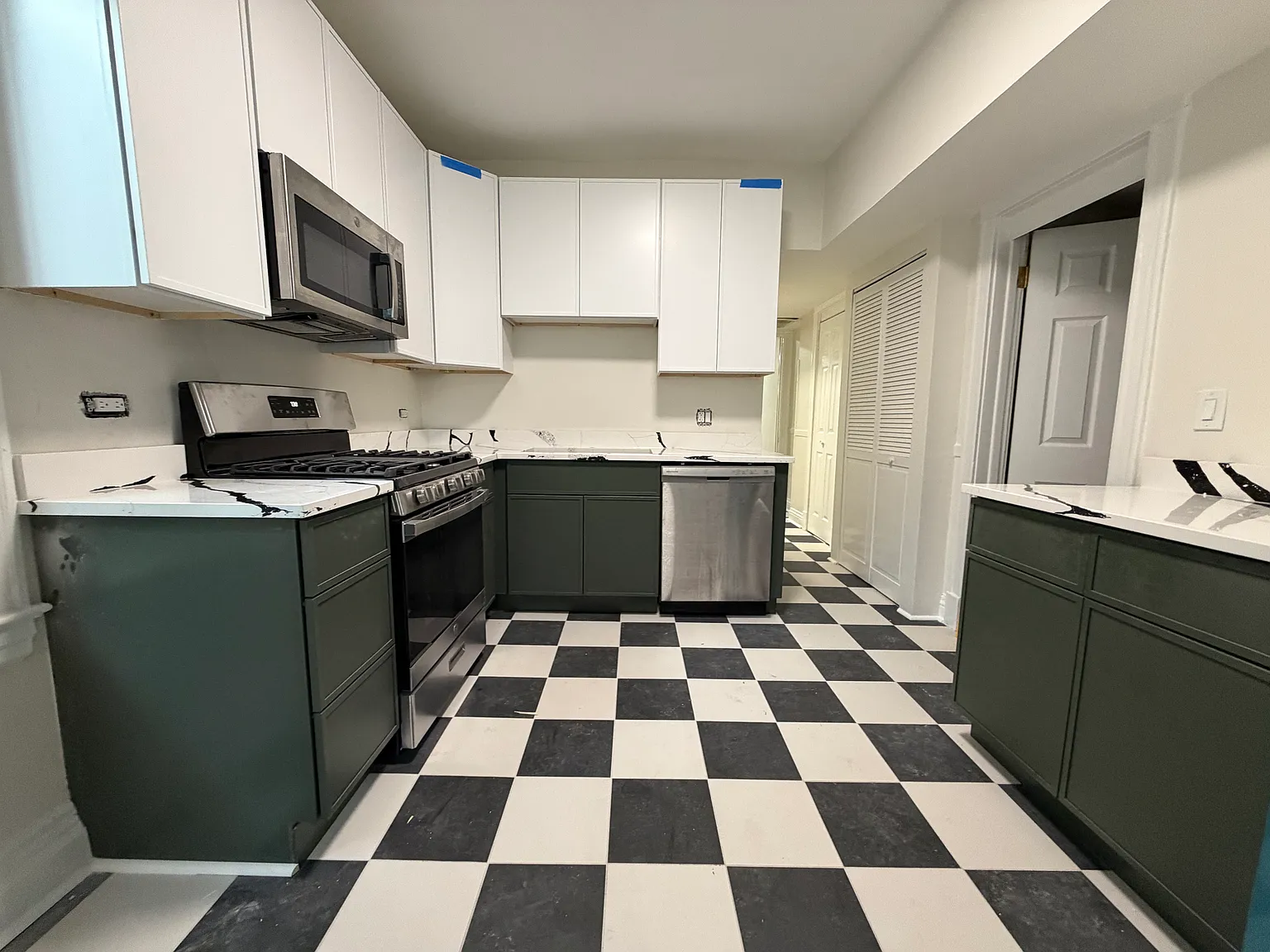 2 bed, 1100 sqft, $2,350 — Photo 2