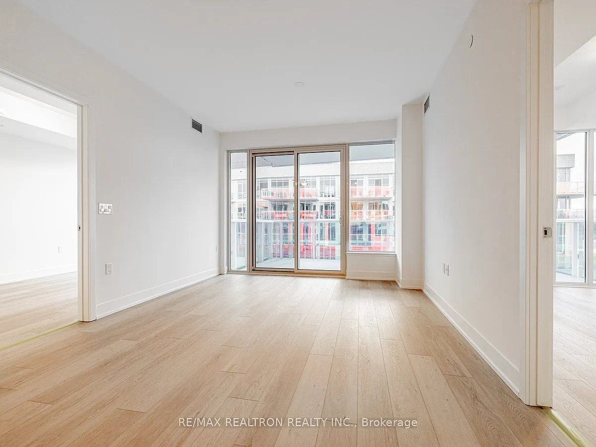 Building Photo - 333 Sunseeker Ave #408