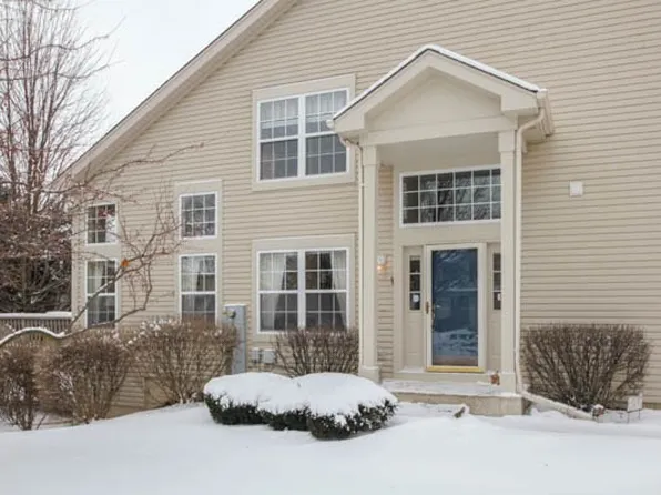 3301 Renard Ln, Saint Charles, IL 60175