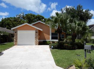 7601 Martinique Blvd, Boca Raton, FL 33433