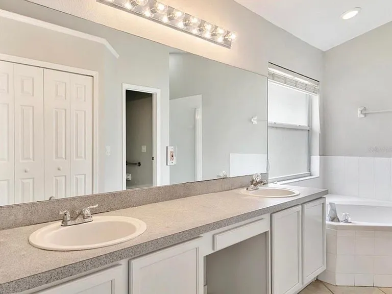 5725 Hawklake Rd — Photo 14