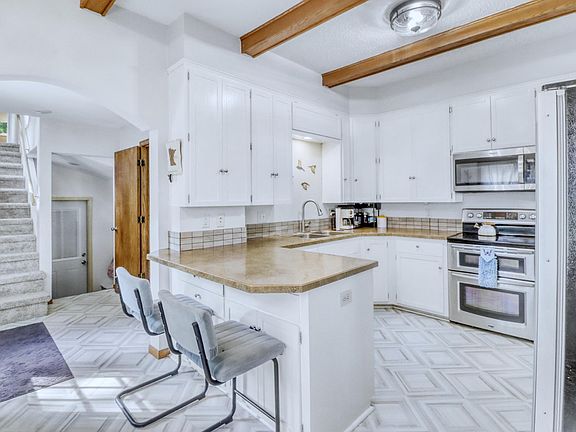 5th image of 322 3rd Ave SE