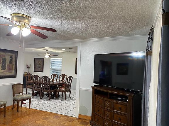 4th image of 4002 Rockford Dr