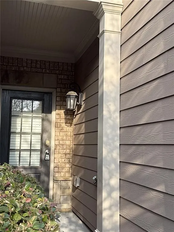 3 bed, 2.5 bath, 2018 sqft, $2,500 — Photo 3