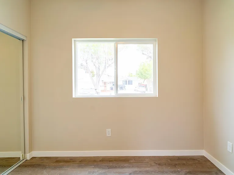 4929 College Ave — Photo 8