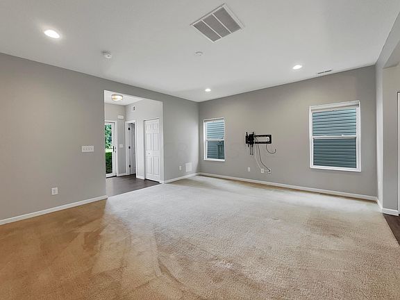 3rd image of 3388 Glassgow Dr