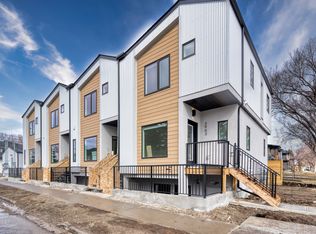 310 38th Ave NW #308B, Calgary, AB T2K6K9