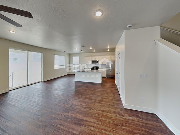 3rd image of 7123 Woods Rose Dr