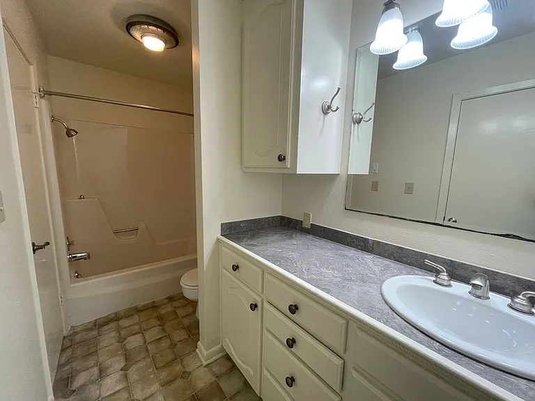 10101 Carlsbad Dr — Photo 8