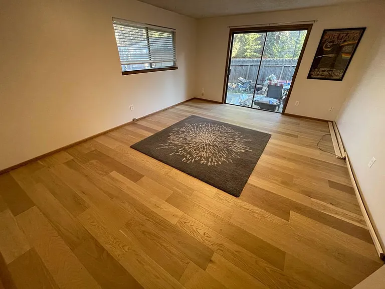 1677 SW Knoll Ave — Photo 8