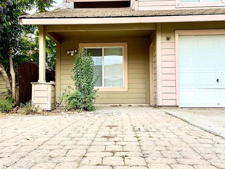 2454 Halsey Cir #1 — Photo 16