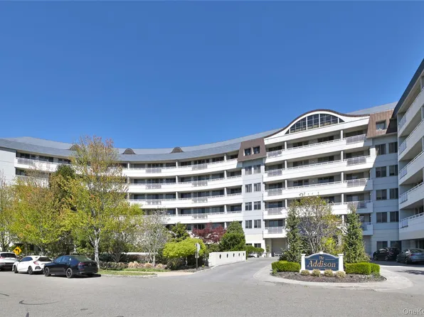 100 Harbor View Drive SW #335, Port Washington, NY 11050