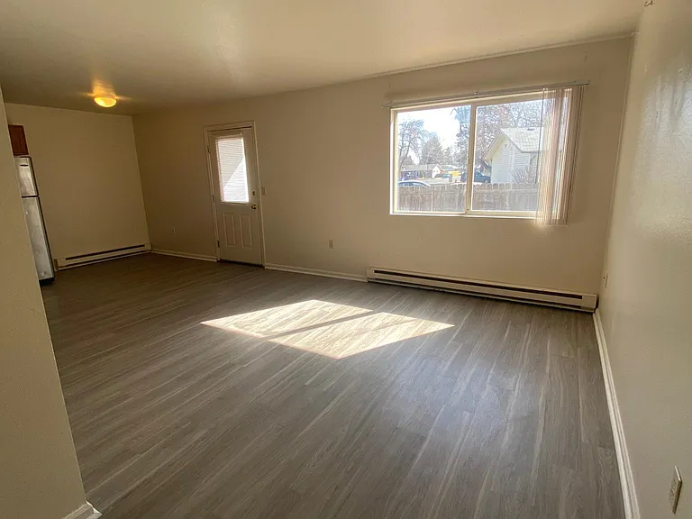 1343 Cherry St — Photo 2