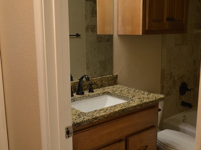 2404 Quail Rdg — Photo 17