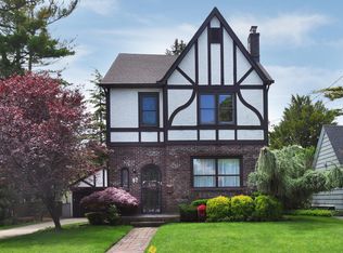 97 Princeton Ave, Hewlett, NY 11557