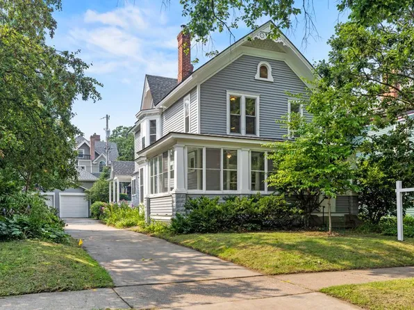 520 Holly Ave, Saint Paul, MN 55102