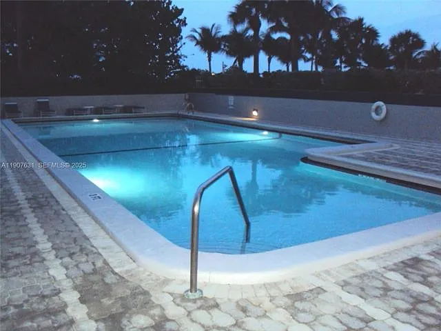 8877 Collins Ave — Photo 10