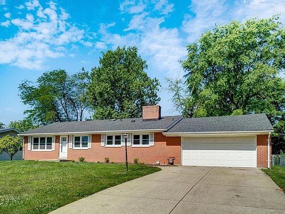 3rd image of 1608 Berwick Ln