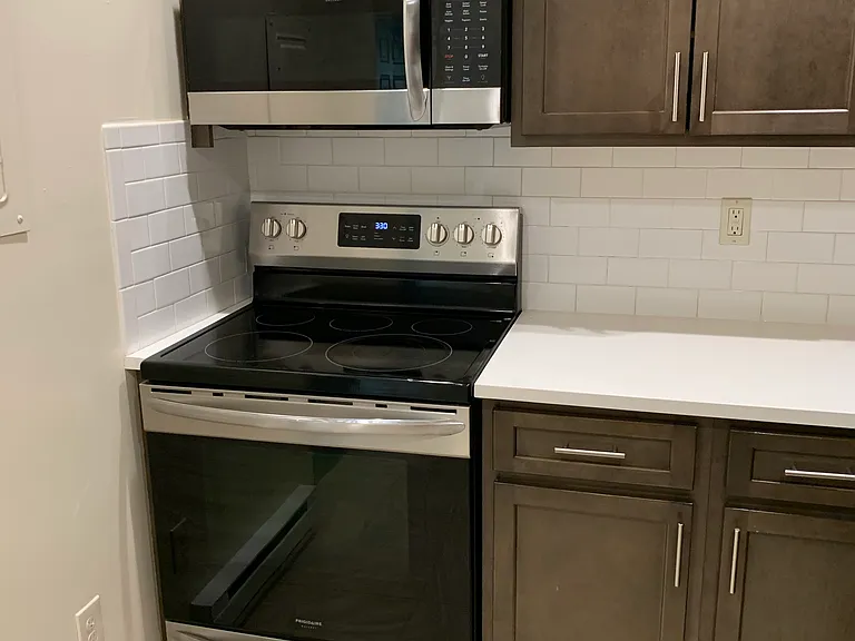 60-66 Hawthorne Ave #60-D — Photo 9