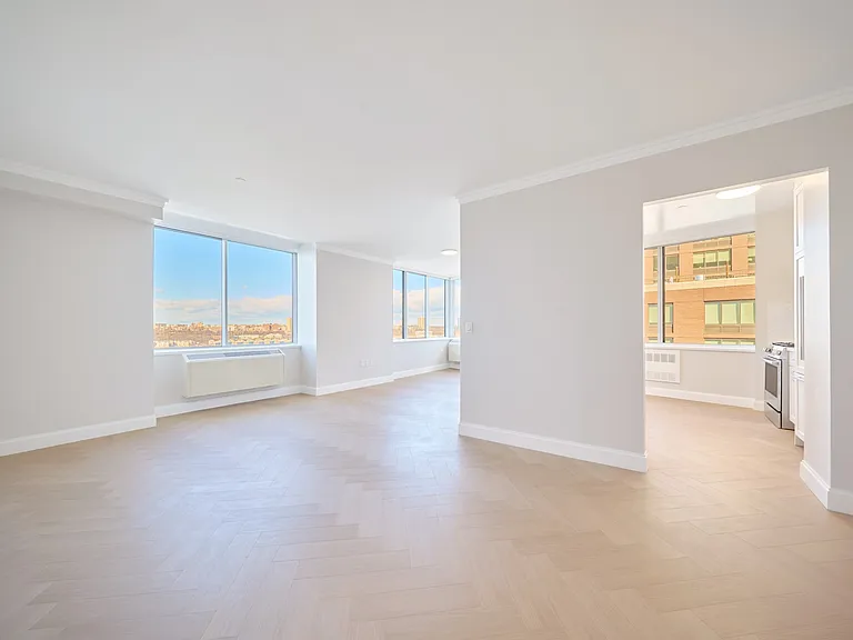 160 Riverside Blvd #20A — Photo 3
