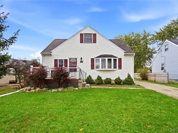 83 Colonial Dr W, Tonawanda, NY 14150