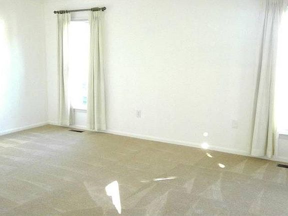 Master Bedroom 12x18