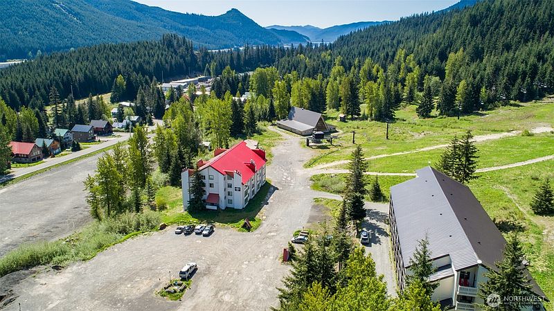 5th image of 221 Hyak Drive E #302