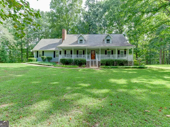 4724 Gateway Ln, Flowery Branch, GA 30542