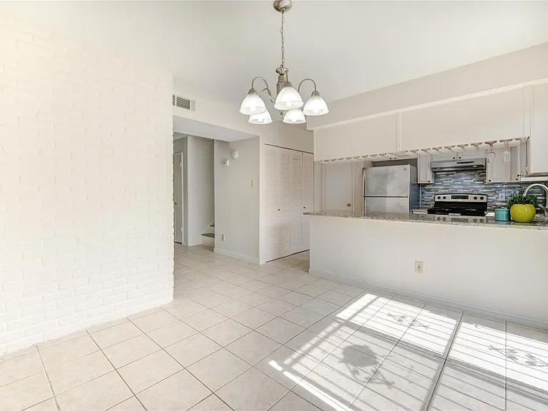 14633 Perthshire Rd — Photo 19