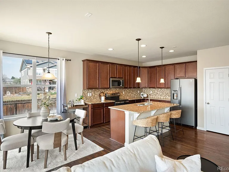 393 Cade St #L — Photo 8