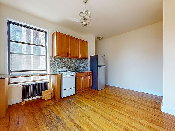 5th image of 324 W 84th St APT 121