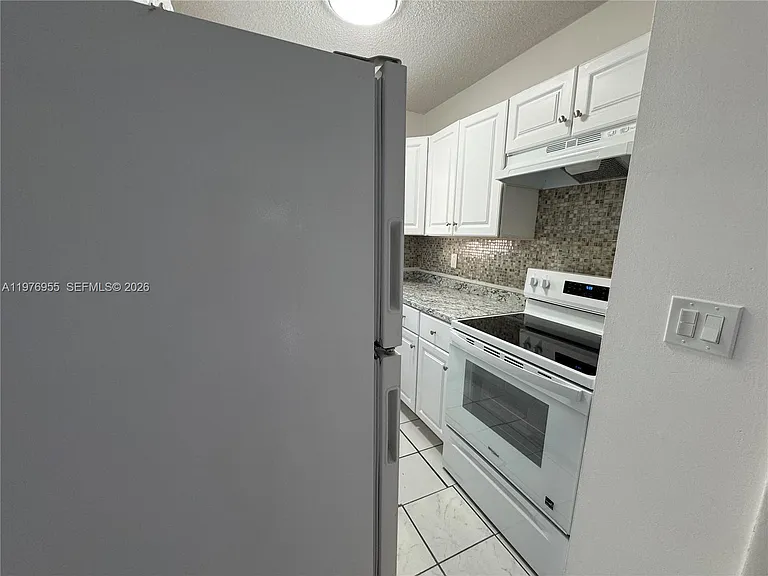 4140 Woodside Dr #107 — Photo 6