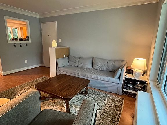 3rd image of 10309 Montrose Ave APT 101