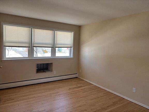 3rd image of 534-538 E Price St #2