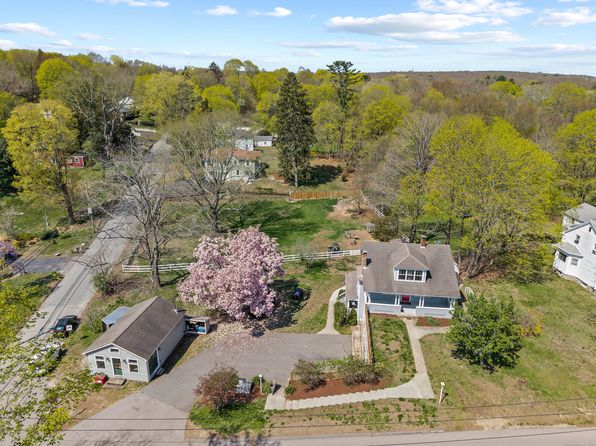 57 Lathrop Rd, Uncasville, CT 06382