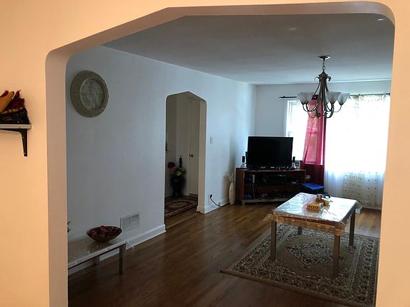 2nd image of 6434 N Fairfield Ave #2