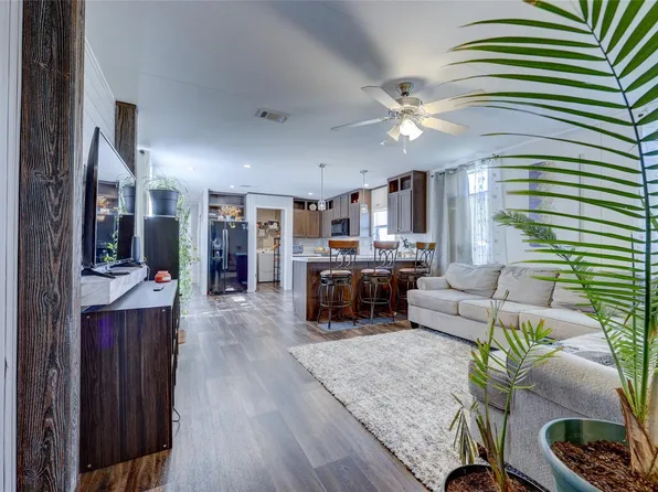 290 Margarita Dr, Dale, TX 78616