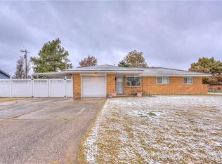 617 SW 2nd St, Moore, OK 73160