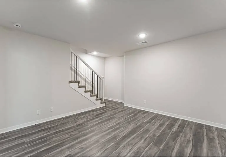 Oak Woods Townhomes — Photo 109
