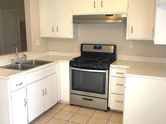 2nd image of 562 Silverwood Ave #B